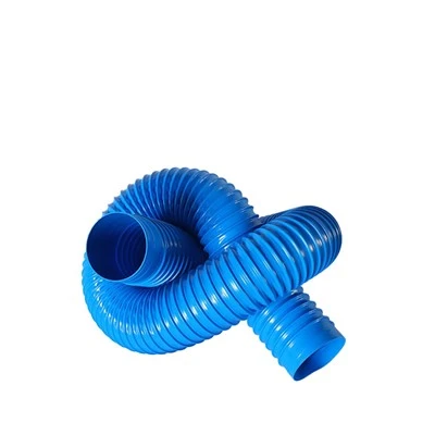 Blauwe gegolfde slang